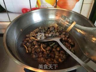 酱爆螺蛳的做法步骤：5