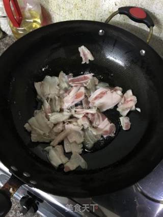 回锅肉的做法步骤：3