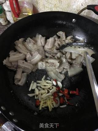 回锅肉的做法步骤：4