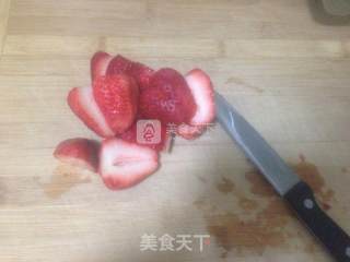 草莓汁的做法步骤：1