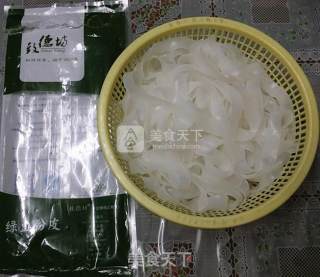韩式酱拌粉条的做法步骤：1