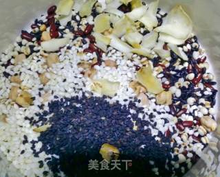 薏米红豆杂粮羹的做法步骤：1