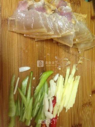 爆炒腊肉酸辣娃娃菜的做法步骤：5