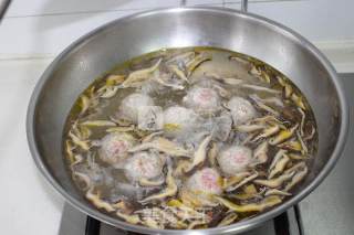 香菇肉丸面的做法步骤：7