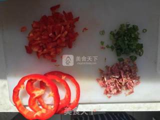 煎蛋—彩椒流蛋????的做法步骤：2