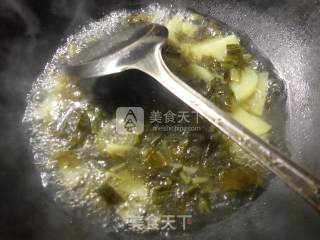 雪菜土豆煮年糕的做法步骤：4