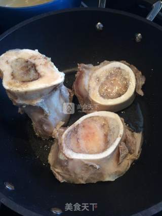 牛骨汤的做法步骤：3