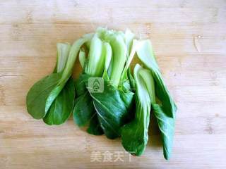 油菜鸡蛋饼的做法步骤：1
