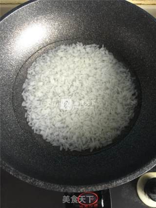皮蛋瘦肉粥的做法步骤：1