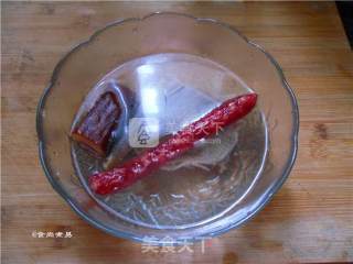 三拼腊味煲仔饭的做法步骤：6