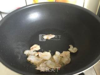 虾仁香椿酱拌面的做法步骤：2