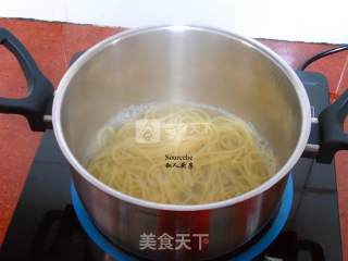 韭黄鸡蛋炒意面的做法步骤：3