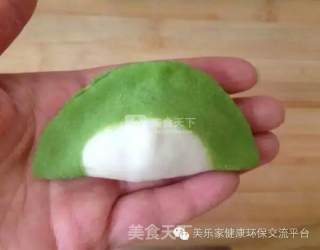 白菜型饺子的做法步骤：8