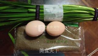 韭菜鸡蛋煎饼的做法步骤：1