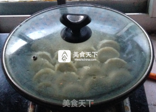 手工锅贴的做法步骤：9