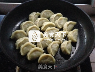 手工锅贴的做法步骤：10