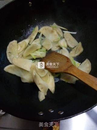 清淡小炒雪莲果的做法步骤：5