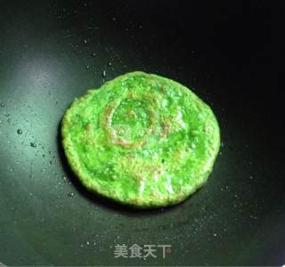菠菜肉松煎饼的做法步骤：11