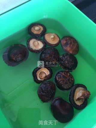 肉酱拌面的做法步骤：1