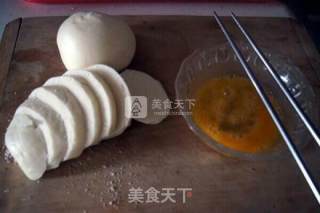 馒头鸡蛋饼。第一次做，卖相不是很好，但是味道还是不错的的做法步骤：2