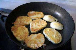 馒头鸡蛋饼。第一次做，卖相不是很好，但是味道还是不错的的做法步骤：4