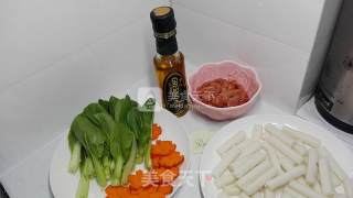 鲜肉青菜汤年糕的做法步骤：2
