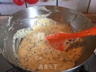 黑芝麻蛋卷的做法步骤：6