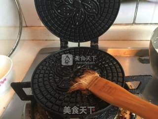 黑芝麻蛋卷的做法步骤：7