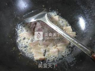 五花肉炒木耳菜的做法步骤：5