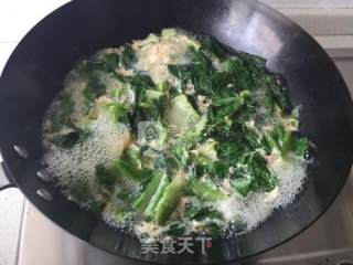 莴苣两吃（一）莴苣叶蛋汤的做法步骤：4