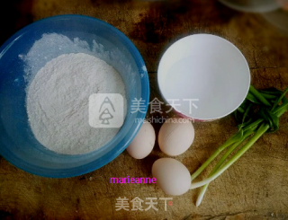 香葱鸡蛋饼的做法步骤：1