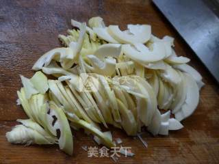 雷笋炒油麦菜的做法步骤：3