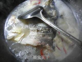 雪菜腐竹鱼头汤的做法步骤：4