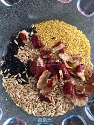 黑米豆浆的做法步骤：1
