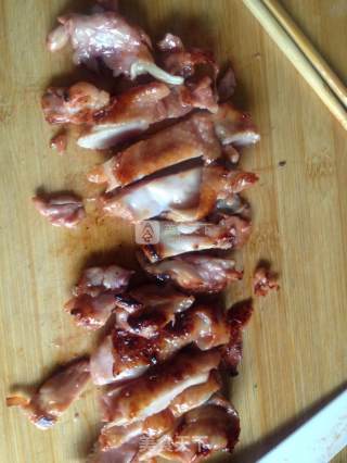 叉烧鸡腿腊肠煲仔饭的做法步骤：5