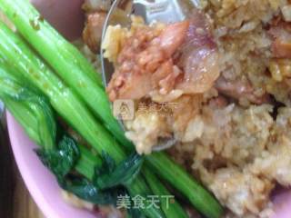 叉烧鸡腿腊肠煲仔饭的做法步骤：9