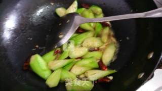 炝炒丝瓜的做法步骤：4