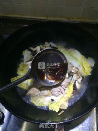 白菜香菇烧肉丸的做法步骤：8