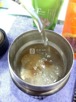 皂角仁桃胶雪燕粥的做法步骤：7