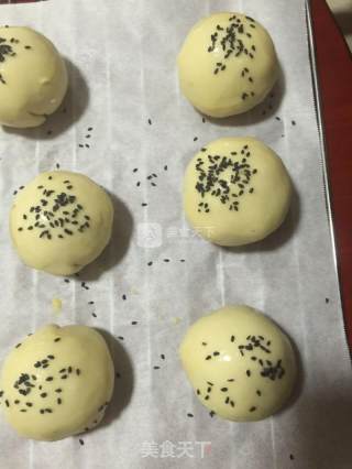 蛋黄酥的做法步骤：11