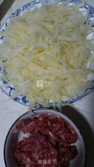 肉炒土豆丝的做法步骤：2
