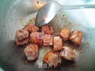 排骨烧胡萝卜莴笋的做法步骤：5