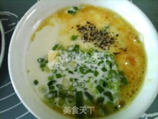 亚麻籽油葱香面包咸布丁的做法步骤：4