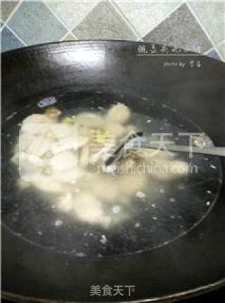 【春，食在达州】豌豆尖圆子汤的做法步骤：5