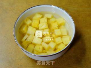 酸酸甜甜菠萝炒肉丝的做法步骤：2