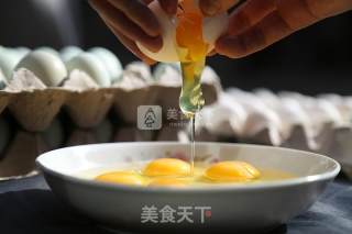 炒土鸡蛋，就是炒土鸡蛋的做法步骤：1