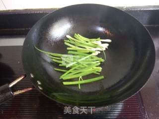 葱熇小鲳鱼的做法步骤：6
