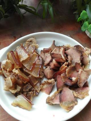 蒜香腊肉的做法步骤：3