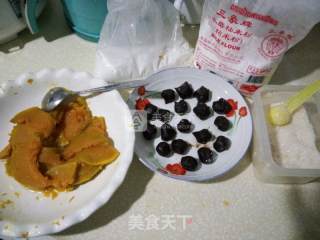 南瓜饼的做法步骤：1