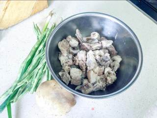 脆骨豆角饭的做法
